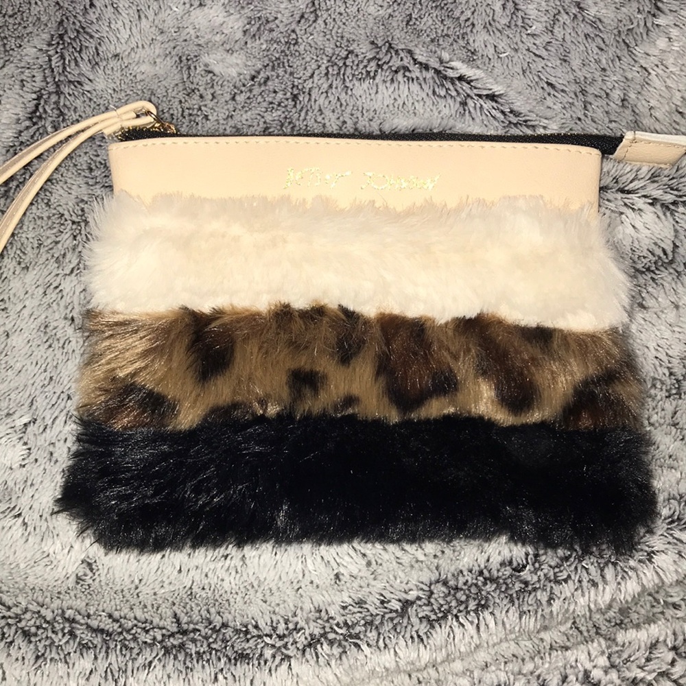 NWOT Betsey Johnson Fur Wristlet